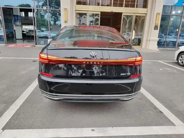 Volkswagen Passat — Фото автомобиля 5