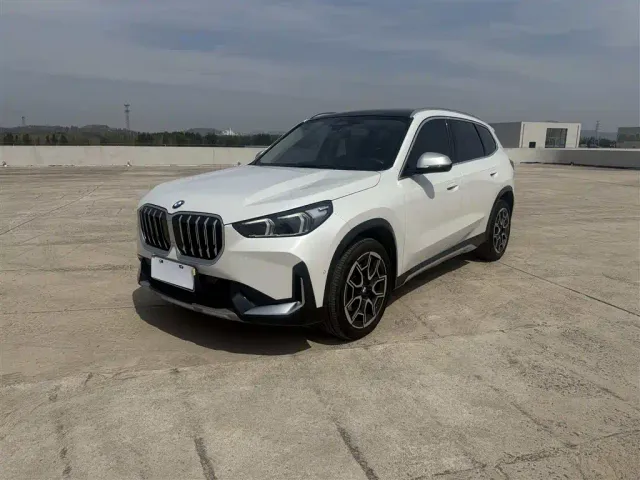 Фотография автомобиля — BMW X1