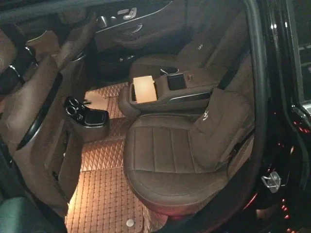 Mercedes-Benz E-Class — Фото автомобиля 14