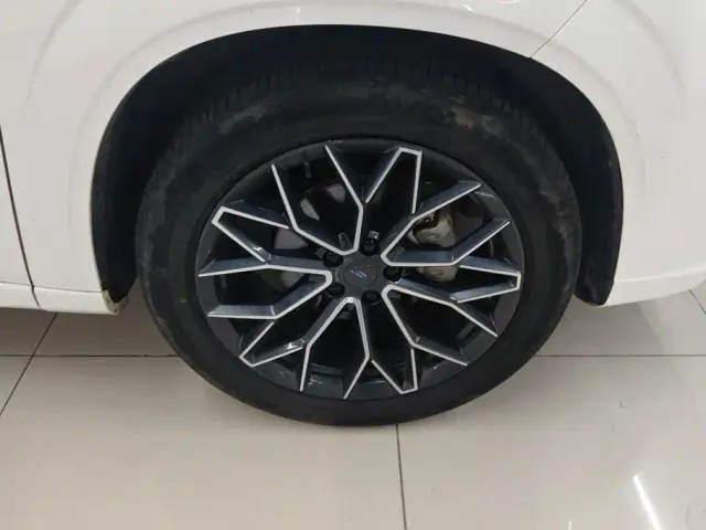 Changan Oshan Changan Oshan Z6 2023 Blue Whale 1.5T DCT Smart Premium — Фото автомобиля 6