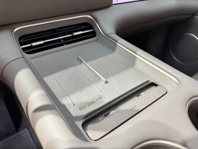IM Motors LS6 — Фото автомобиля 16