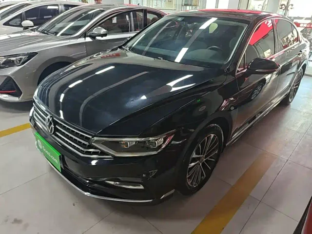 Фотография автомобиля — Volkswagen Magotan