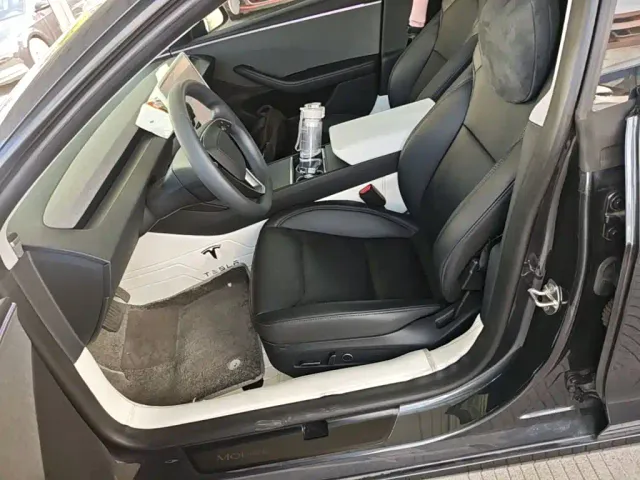 Tesla Model 3 — Фото автомобиля 14