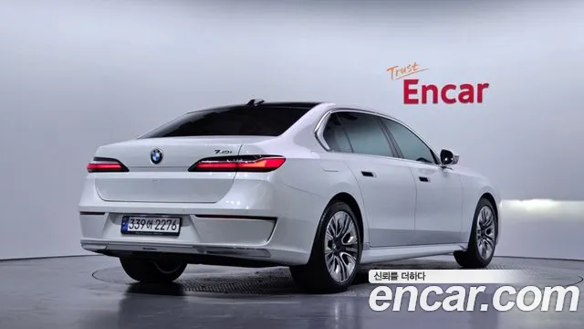 BMW 7 Series G70 — Фото автомобиля 2