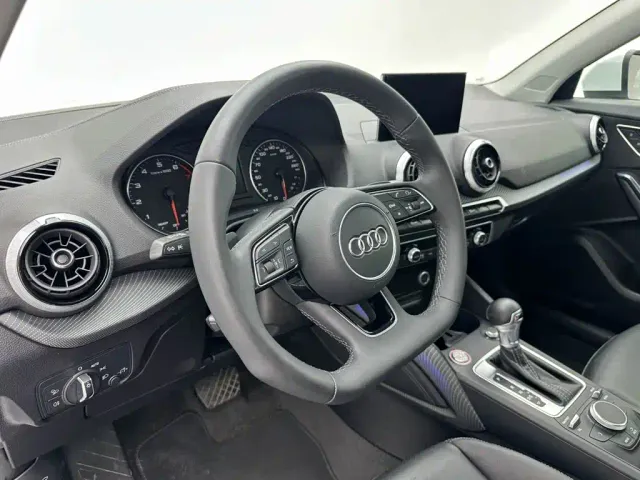 Audi Q2L — Фото автомобиля 9