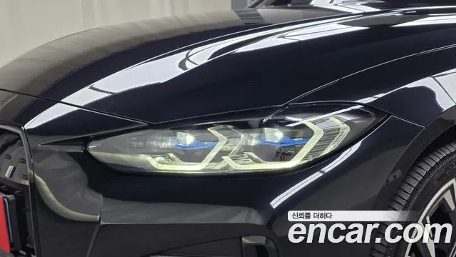 BMW i4 — Фото автомобиля 21