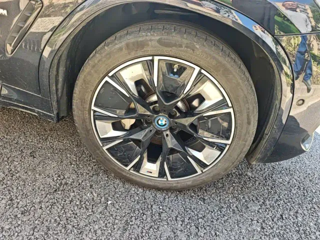 BMW iX3 — Фото автомобиля 8