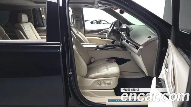Cadillac Escalade Generation 5 — Фото автомобиля 25