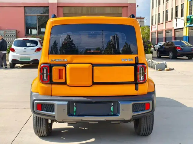 Baojun Yep — Фото автомобиля 11
