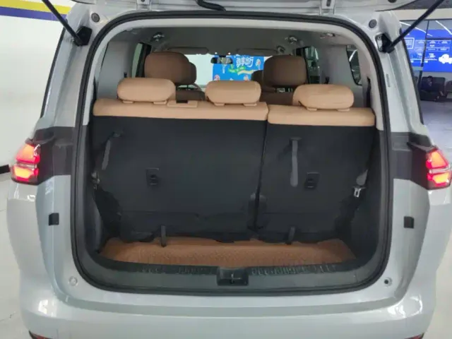 Wuling Starlight 730 — Фото автомобиля 4