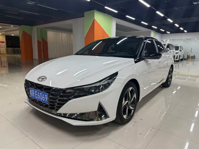 Фотография автомобиля — Hyundai Elantra