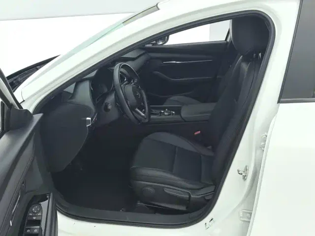 Mazda Axela — Фото автомобиля 9