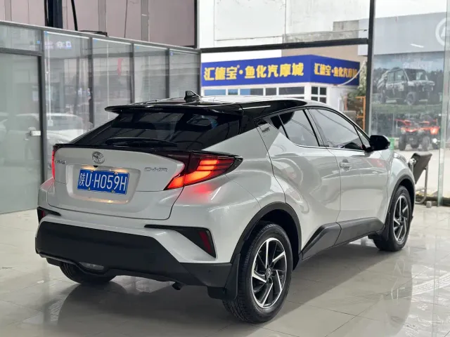 Toyota C-HR — Фото автомобиля 13
