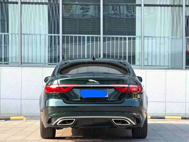 Jaguar XFL — Фото автомобиля 12
