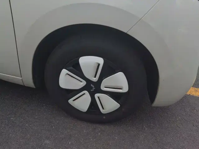 Wuling Hongguang Mini EV — Фото автомобиля 6