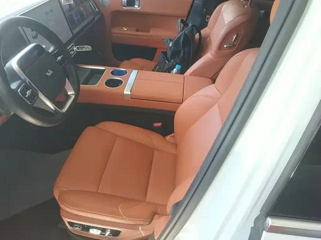 Li Auto L7 — Фото автомобиля 14