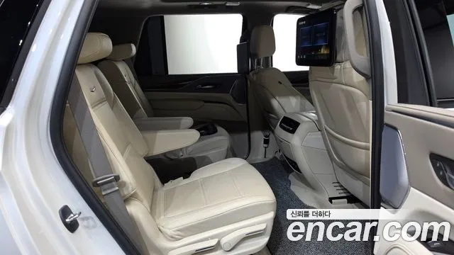 Cadillac Escalade Escalade 5 поколение — Фото автомобиля 9