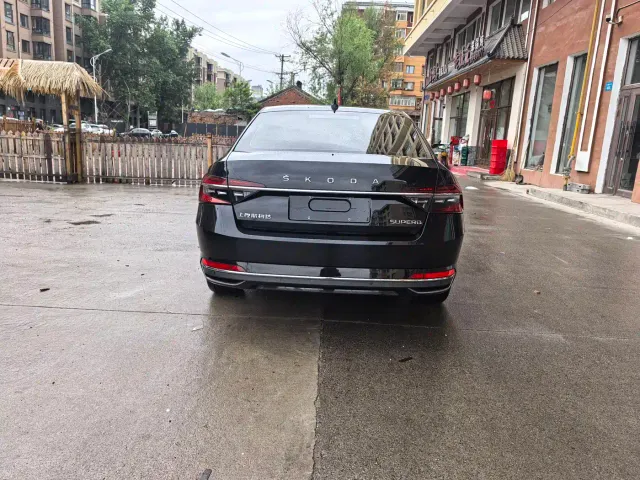 Skoda Superb — Фото автомобиля 5