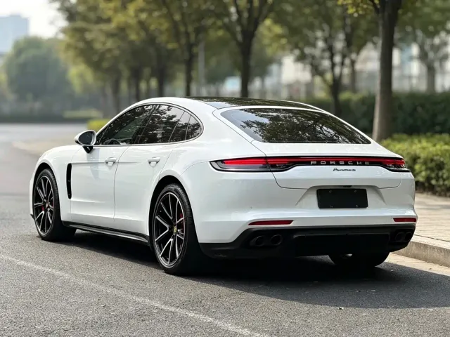 Porsche Panamera — Фото автомобиля 14