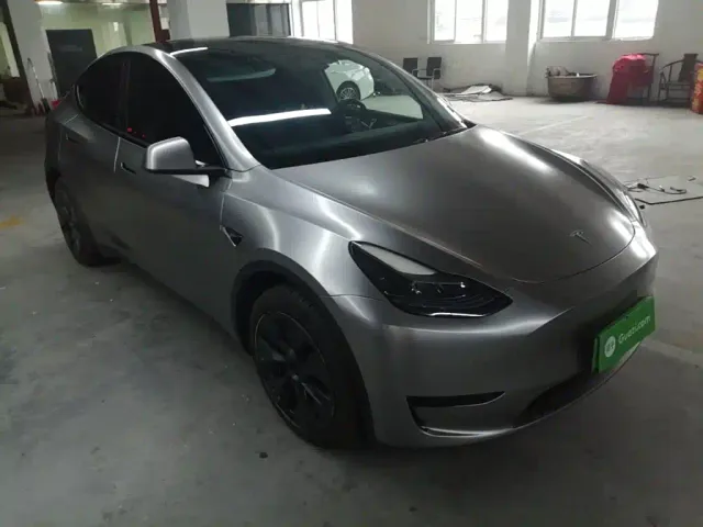 Tesla Model Y — Фото автомобиля 3