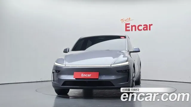 Tesla Model Y — Фото автомобиля 3