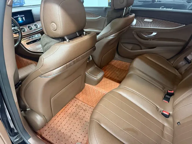 Mercedes-Benz E-Class — Фото автомобиля 12