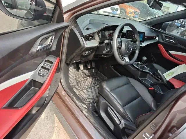 MG MG5 2021 Model 180DVVT Manual Youth Luxury Edition — Фото автомобиля 15