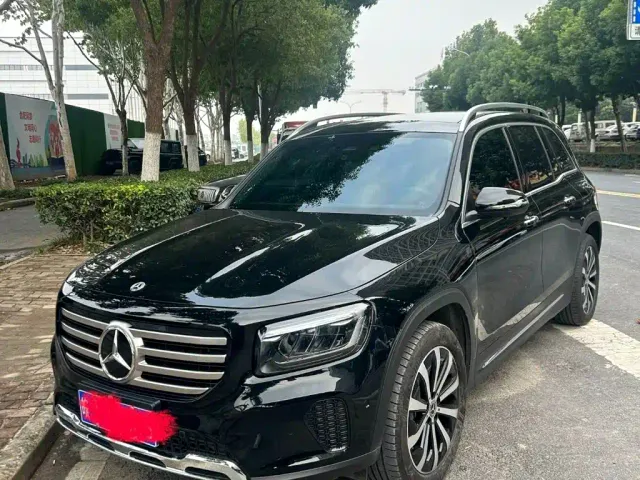 Фотография автомобиля — Mercedes-Benz GLB-Class