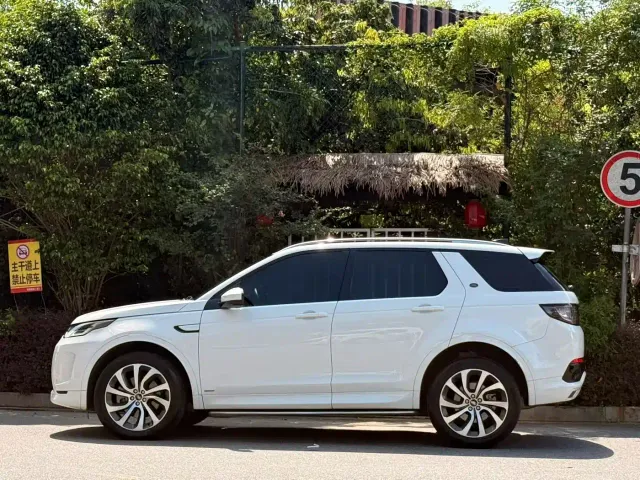 Land Rover Discovery Sport — Фото автомобиля 8