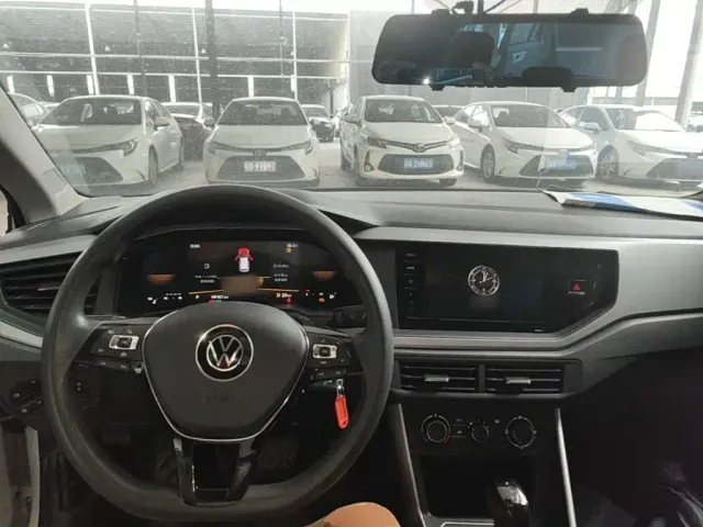 Volkswagen Polo — Фото автомобиля 9