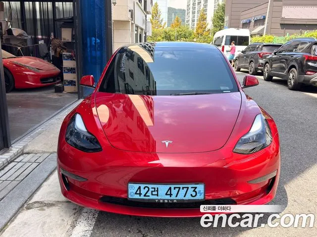 Tesla Model 3 — Фото автомобиля 3