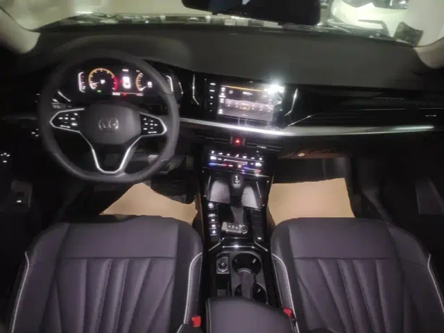 Volkswagen Passat 2024 380TSI Dragon Soaring Edition — Фото автомобиля 9