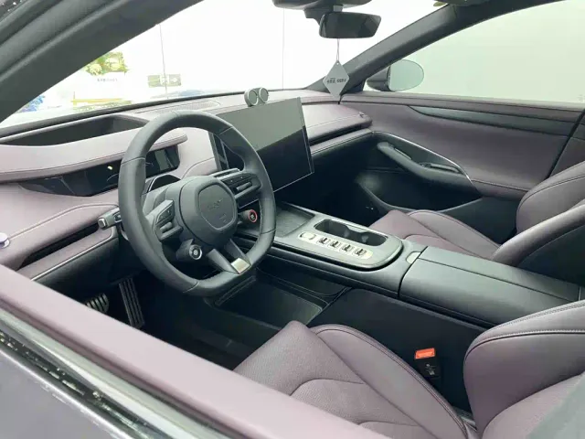 Xiaomi SU7 — Фото автомобиля 27