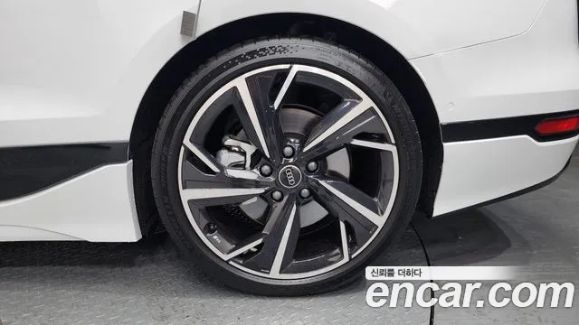 Audi A6 e-Tron — Фото автомобиля 18