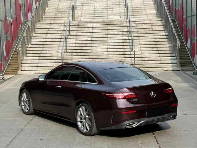 Mercedes-Benz E-Class — Фото автомобиля 15