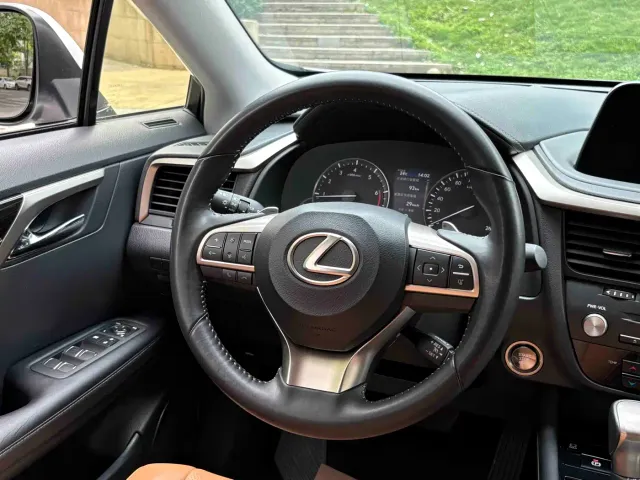 Lexus RX — Фото автомобиля 12