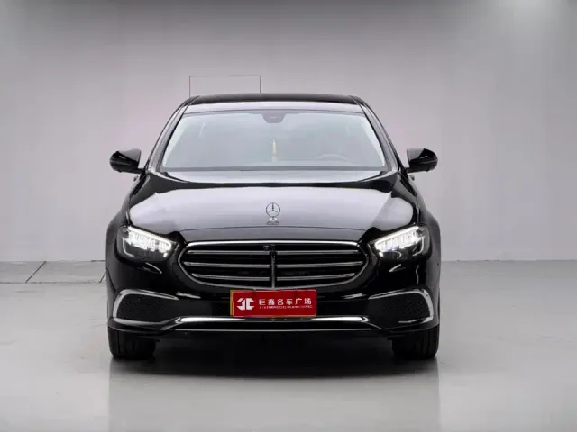 Mercedes-Benz E-Class — Фото автомобиля 6