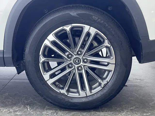 Changan CS75 Plus — Фото автомобиля 10