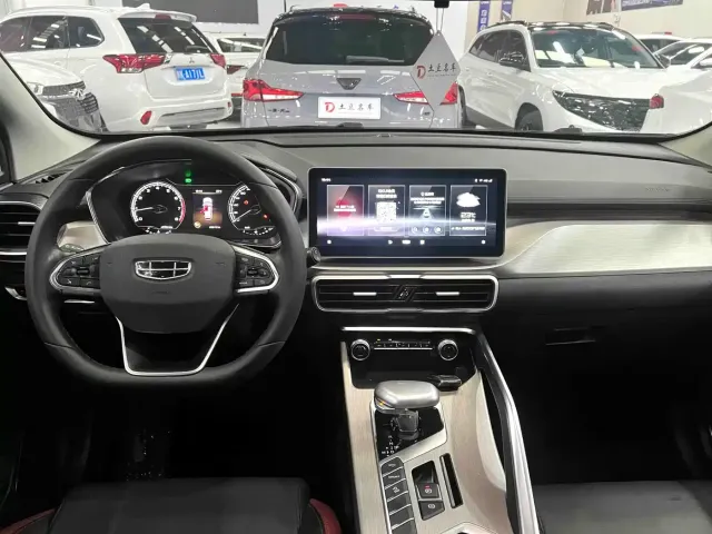 Geely Binyue — Фото автомобиля 9
