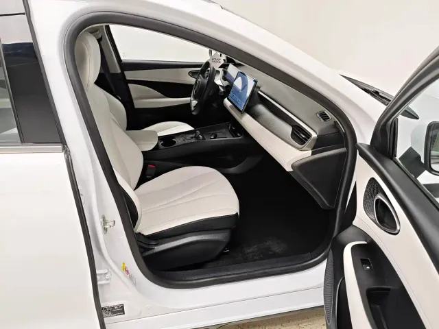 BYD Seal 05 DM-i — Фото автомобиля 12