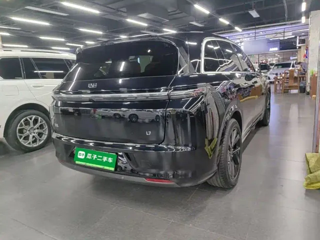 Li Auto L7 — Фото автомобиля 6