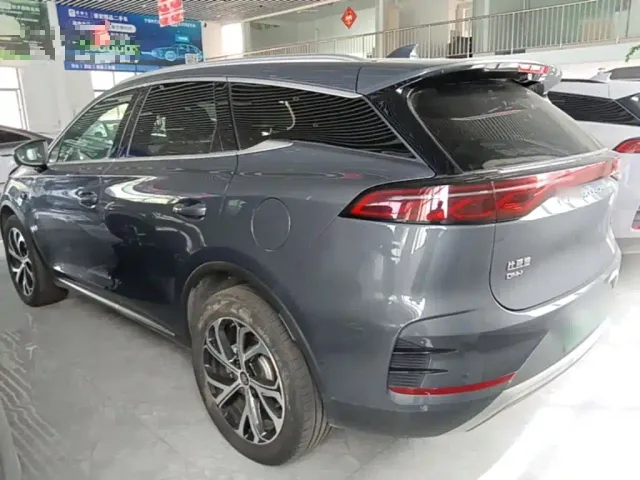 BYD Tang — Фото автомобиля 4