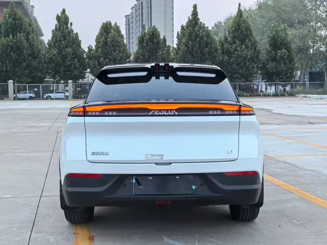 Dongfeng Fengshen L7 — Фото автомобиля 8