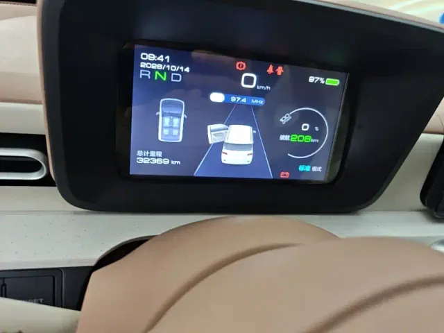 Wuling Hongguang Mini EV — Фото автомобиля 11