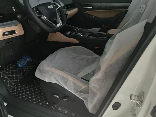 Geely Haoyue PRO — Фото автомобиля 10