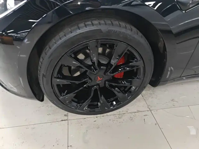 Tesla Model 3 — Фото автомобиля 22