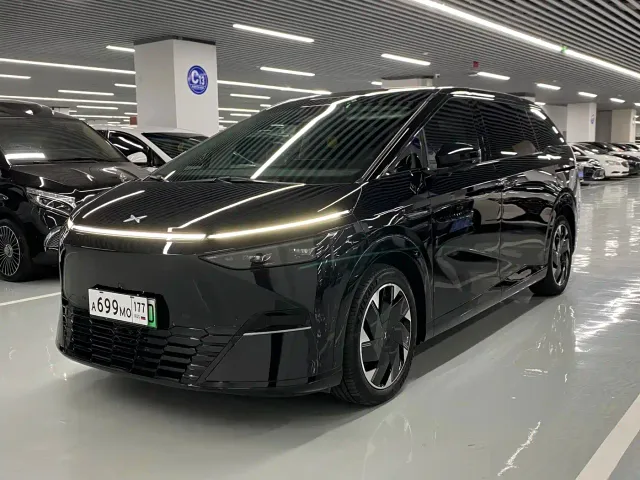 Фотография автомобиля — Xpeng X9