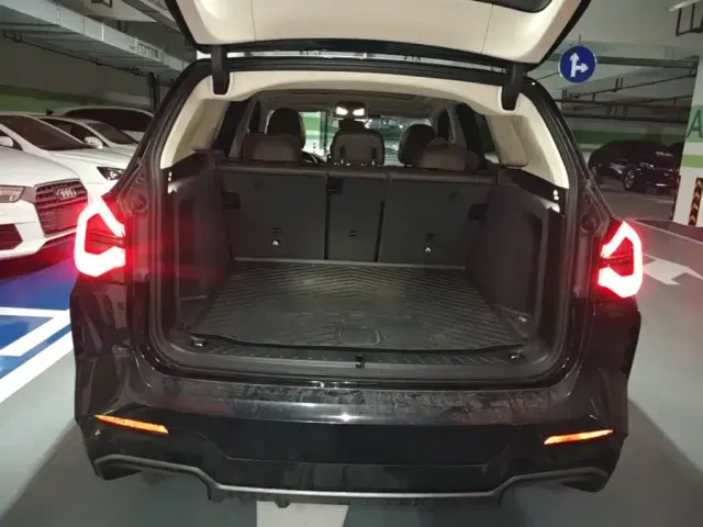 BMW iX3 — Фото автомобиля 18