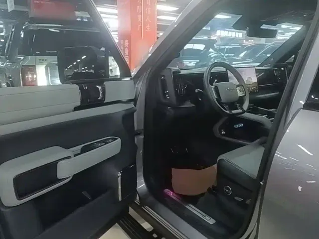 BYD FangChengBao Leopard 5 — Фото автомобиля 15