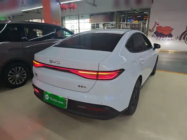 BYD Seal 05 DM-i — Фото автомобиля 6